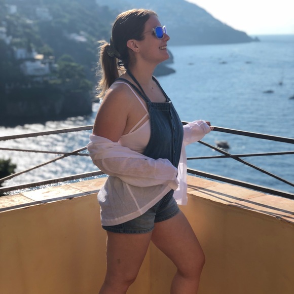 Meet Your Posher, Kate!! 😊💕 - Picture 5 of 5